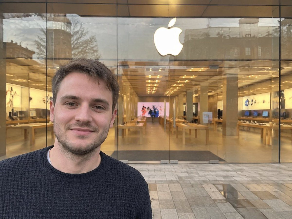 Amateur photo in front of a closed Apple Store, but we see through the windows. Shot on iPhone. Main camera